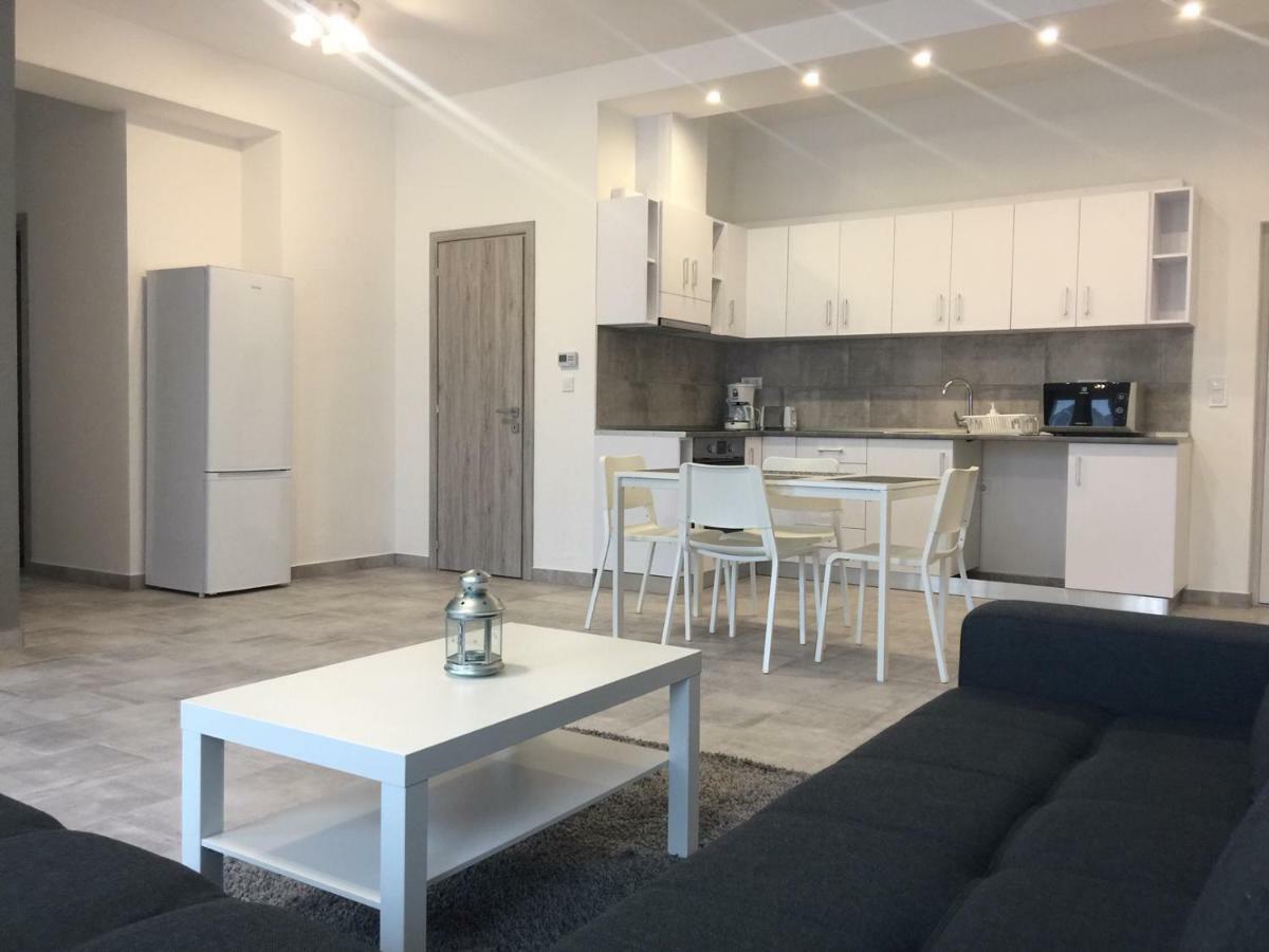 Airport Premium Apartment